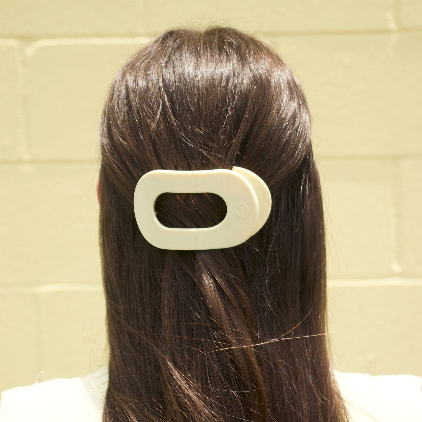 Flat Round Hair Clip | Medium | Butter Yellow