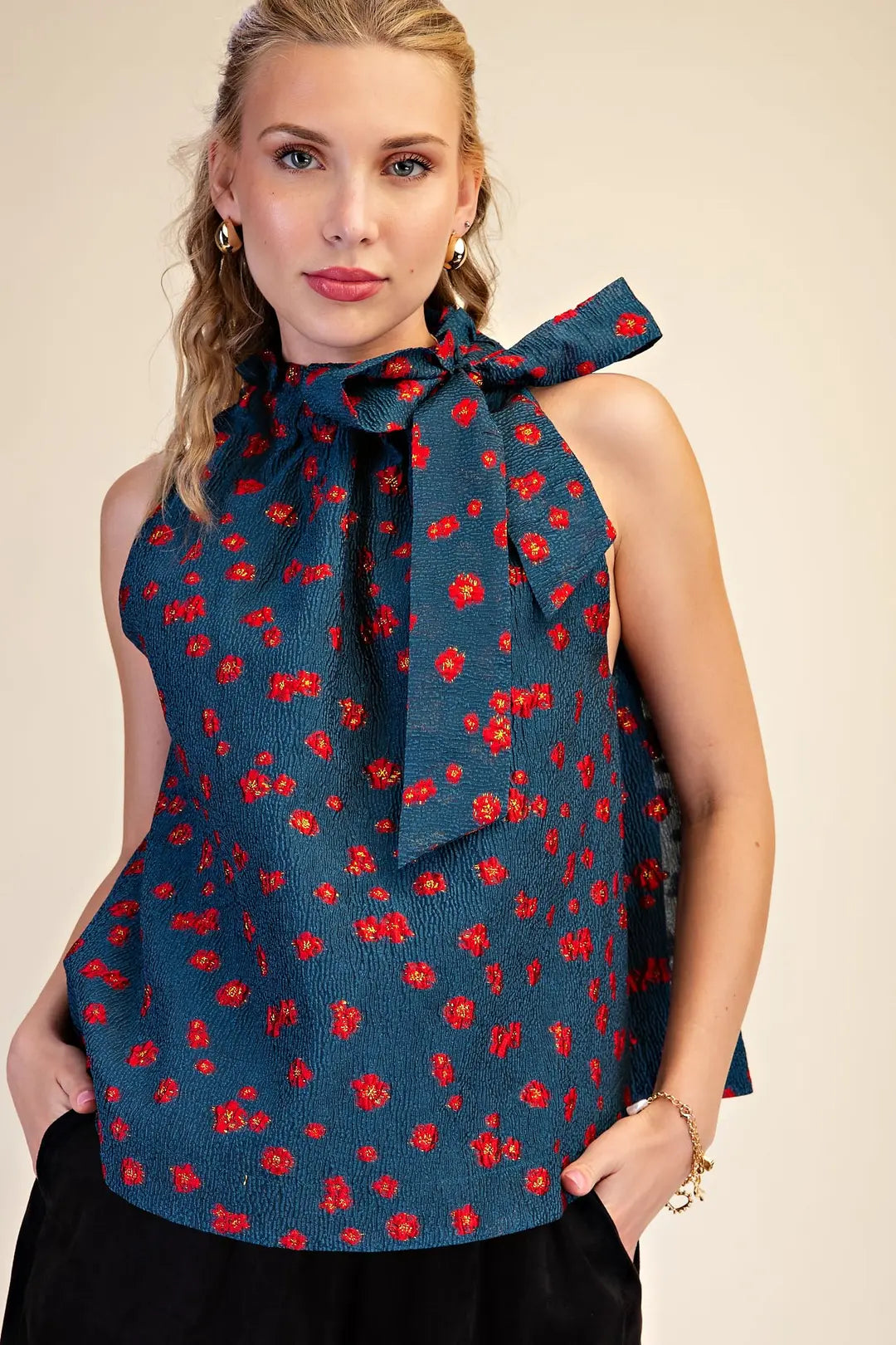 Ruffle Neck Sleeveless Jacquard Top