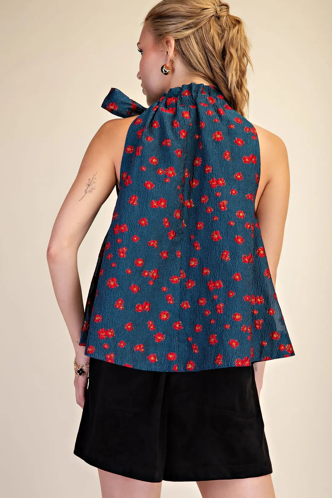 Ruffle Neck Sleeveless Jacquard Top